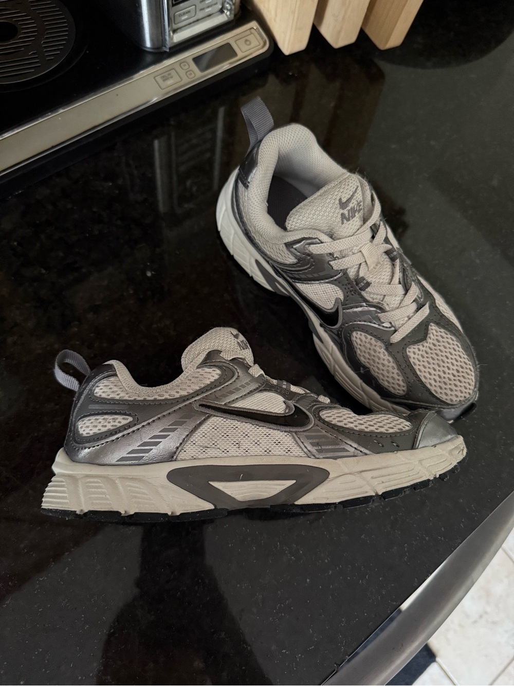 Nike Boys V5 RNR Sneaker